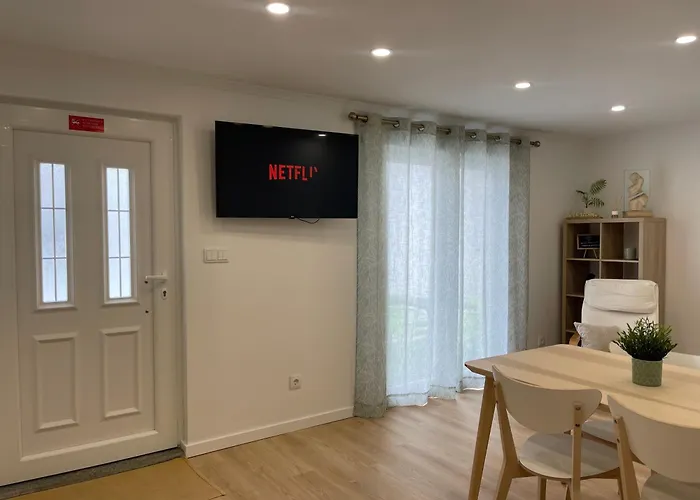 Neto Pinto - Casa De Ferias / Fins De Semana. * Lourinhã